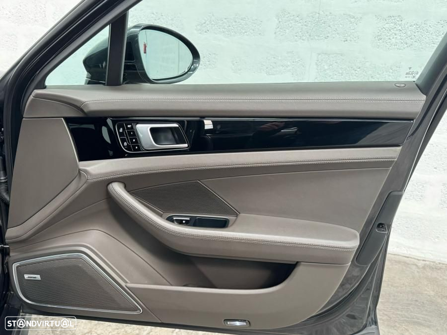 Porsche Panamera 4 E-Hybrid Executive - 48