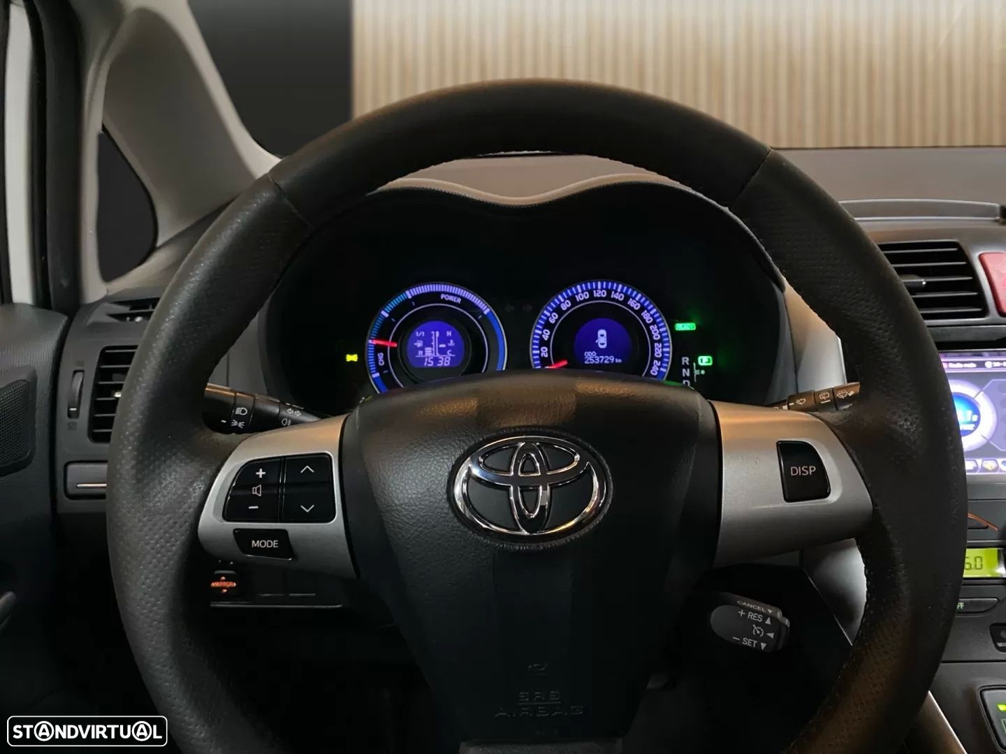 Toyota Auris 1.8 HSD Sport+Navi - 9