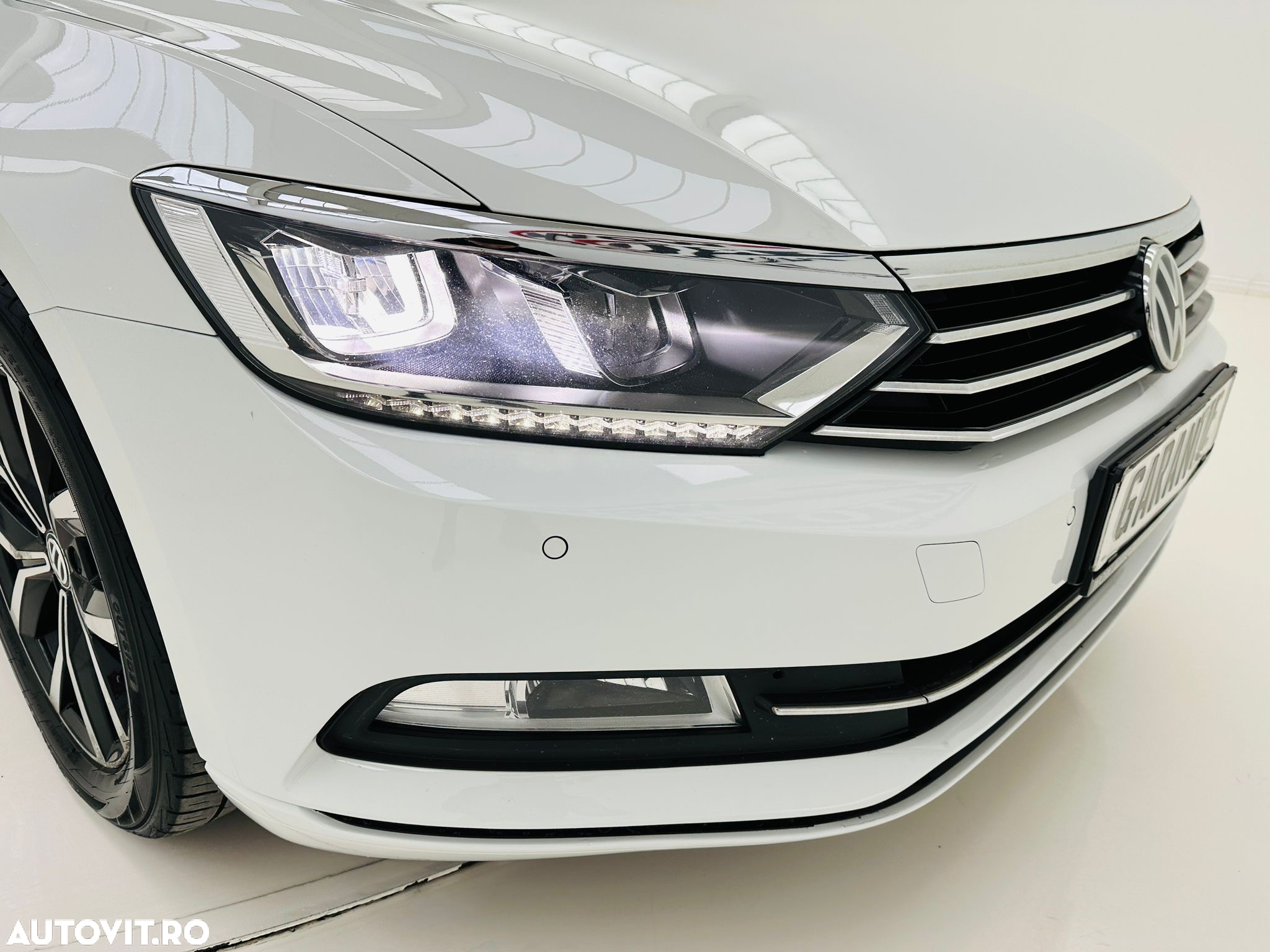 Volkswagen Passat - 13