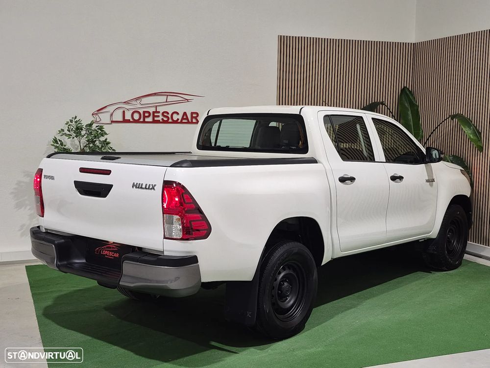 Toyota Hilux 2.4D-4D 4X4 | GARANTIA | NACIONAL - 3 LUG - 2020 - 6