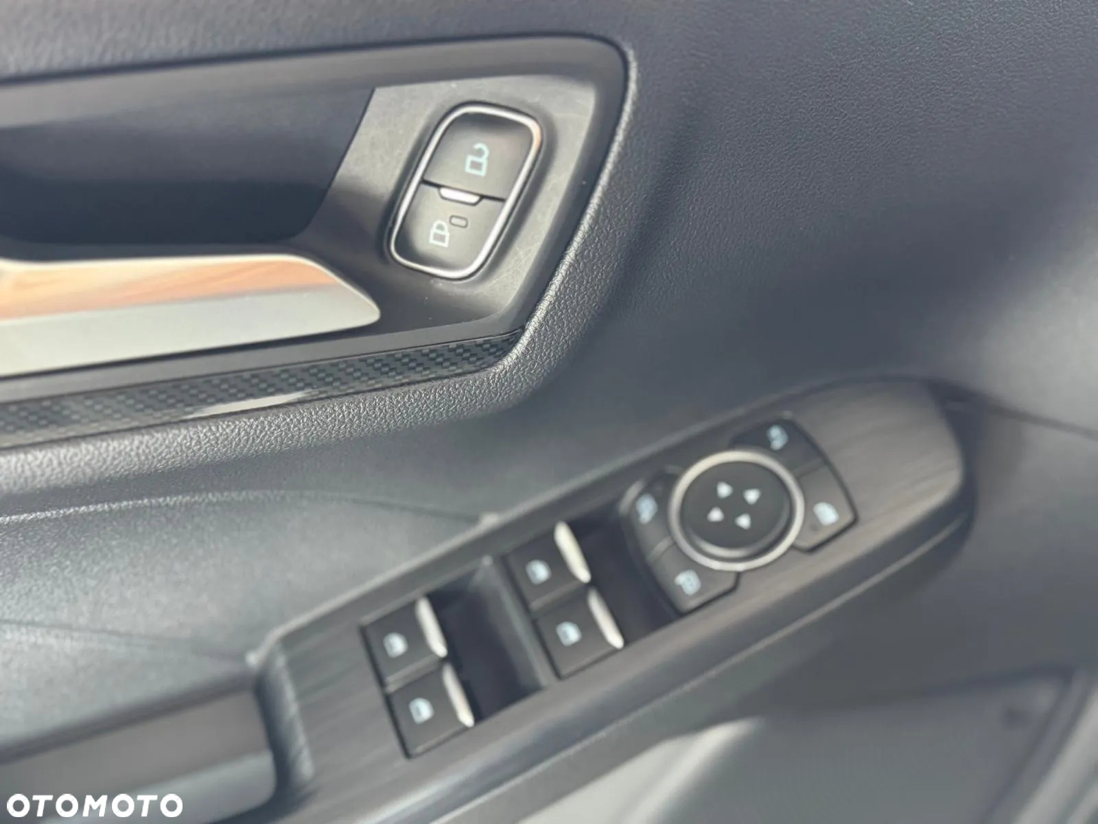 Ford Kuga - 23