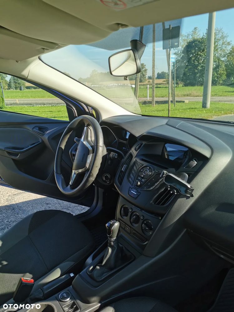 Ford Focus 1.6 Ambiente - 12