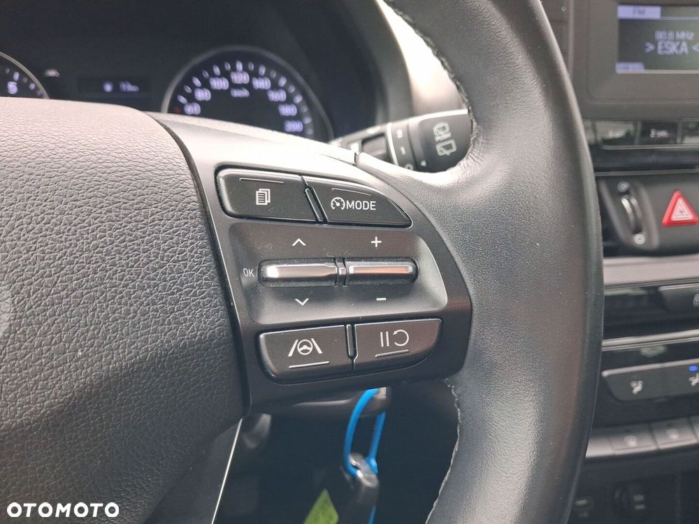 Hyundai i30 1.5 DPI Classic + - 21