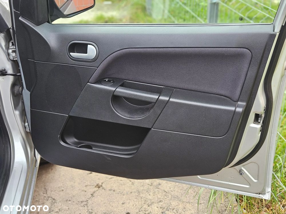 Ford Fiesta 1.4 - 15