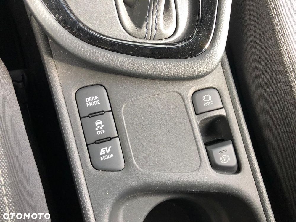 Toyota Yaris Hybrid 1.5 Style - 31