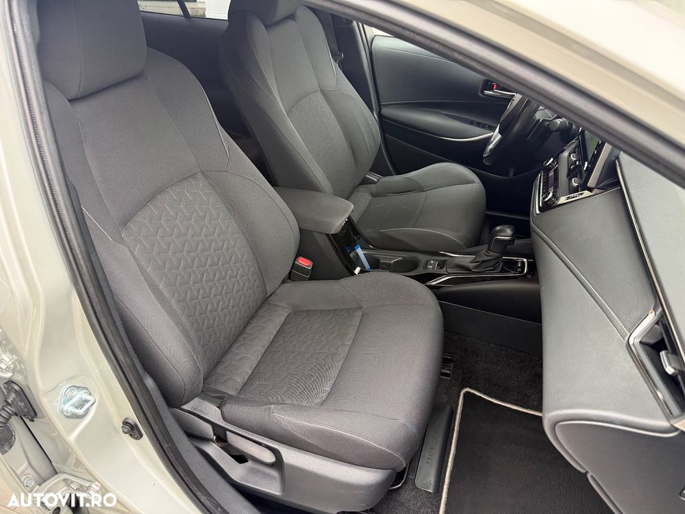 Toyota Corolla 2.0 Hybrid Touring Sports Lounge - 12