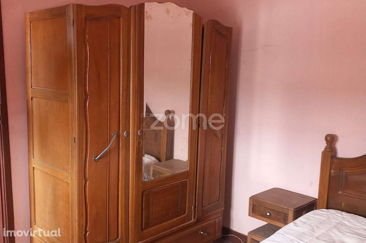 Moradia T2/T3 para Recuperar com terreno - Grande imagem: 2/13