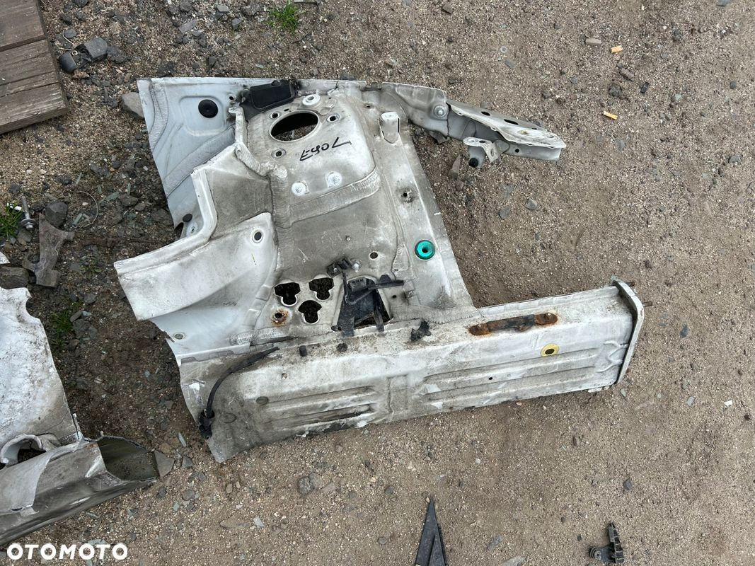BMW E90 ĆWIARTKA PRZÓD LEWA I PRAWA - 2