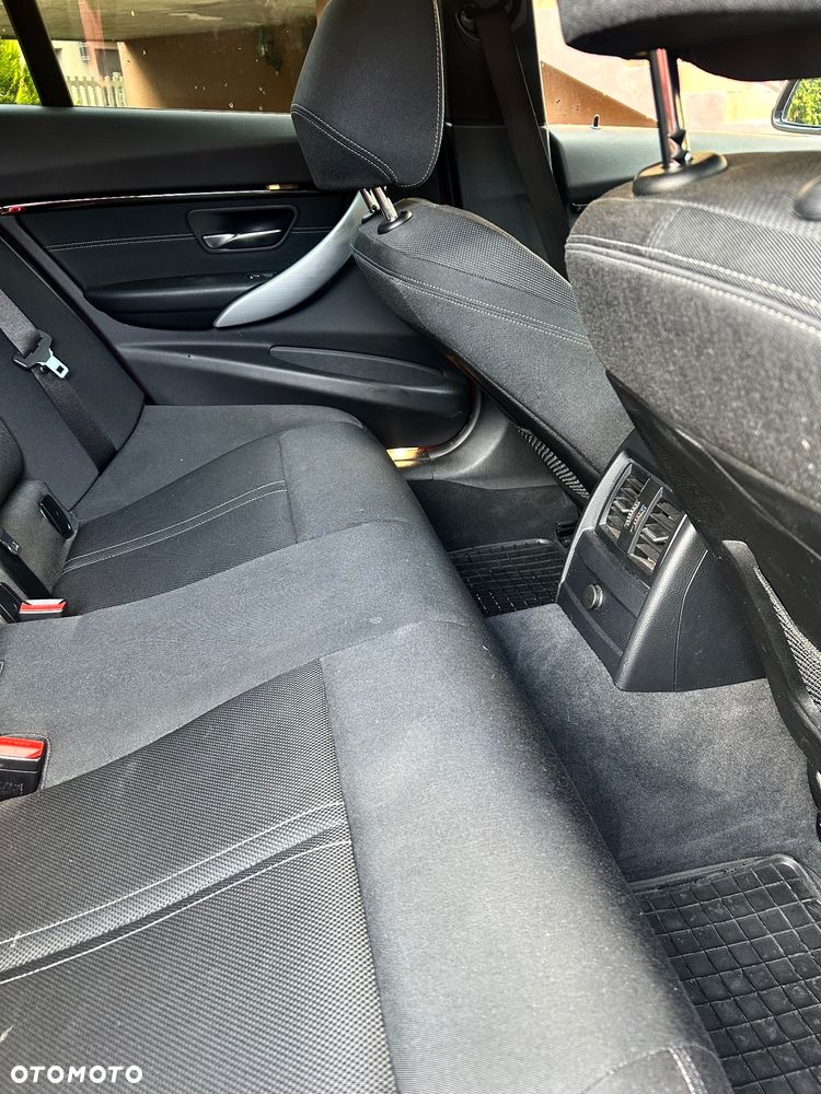 BMW Seria 3 318i - 17