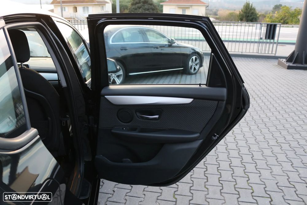 BMW 218 Active Tourer d Aut. - 36