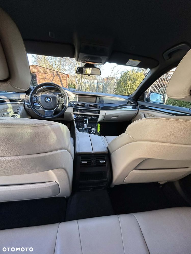 BMW Seria 5 525d Luxury Line - 17