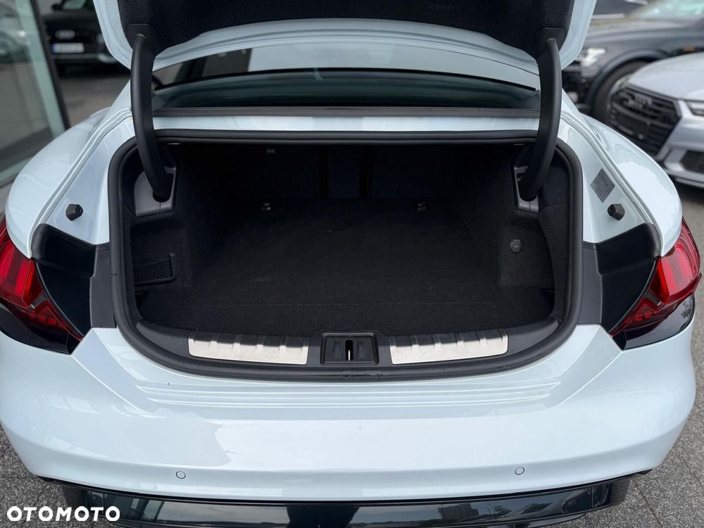 Audi e-tron GT - 24