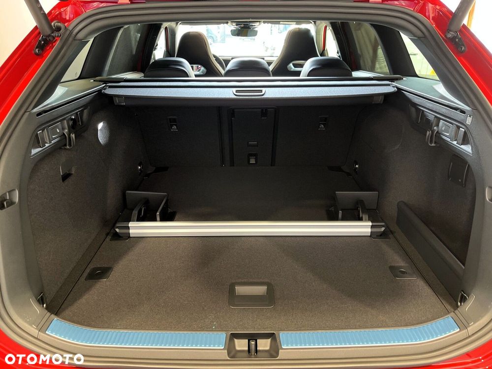Volkswagen Passat Variant 2.0 TDI SCR R-Line Plus DSG - 33