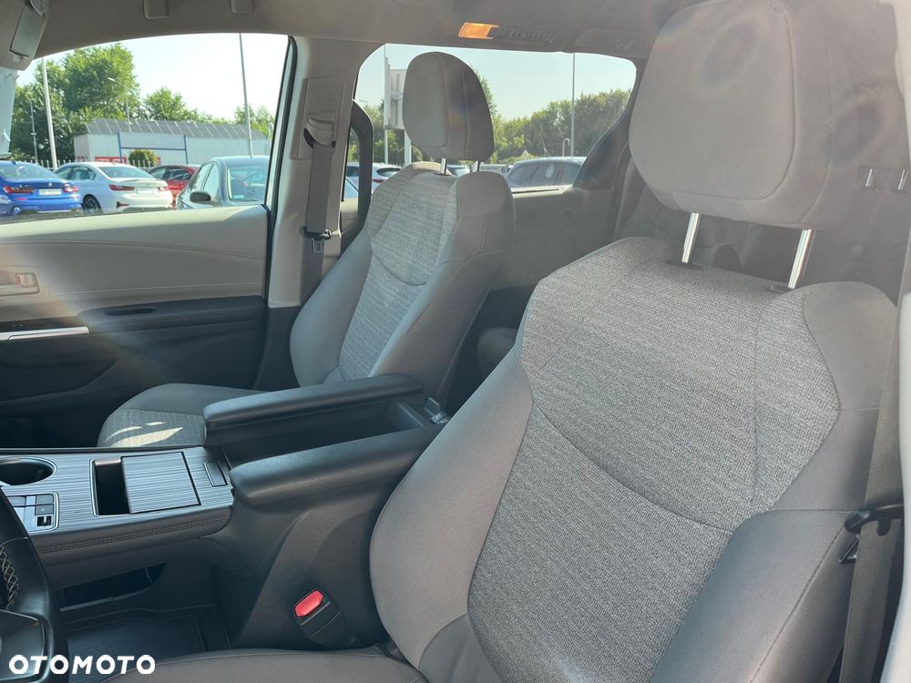 Toyota Sienna - 13