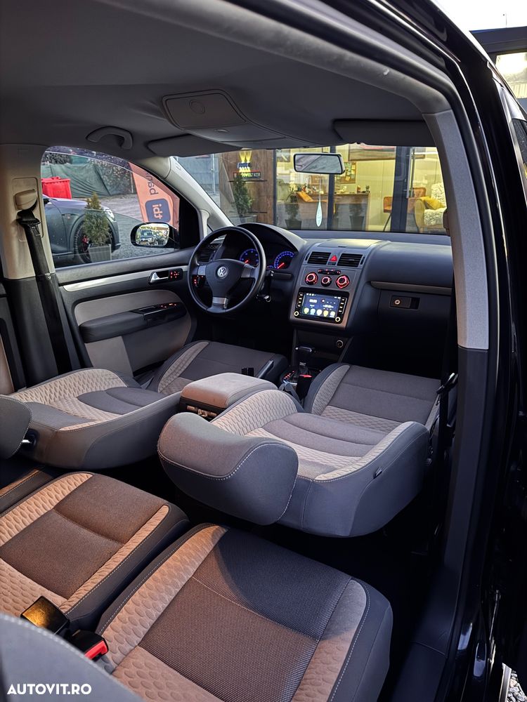 Volkswagen Touran 2.0 TDI DPF DSG Cross - 10