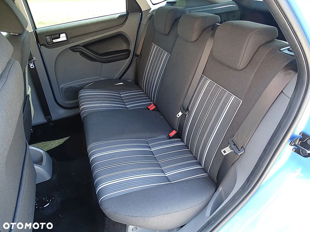 Ford Focus 1.6 16V Ghia - 6