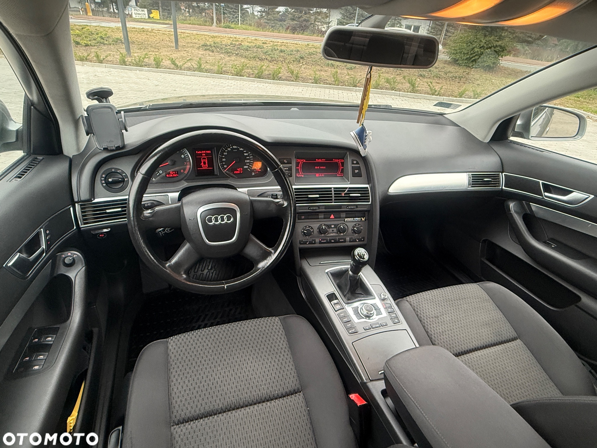 Audi A6 2.4 - 5