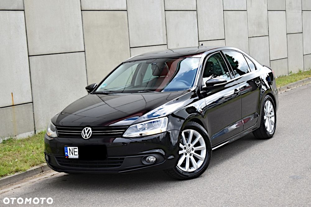 Volkswagen Jetta - 1