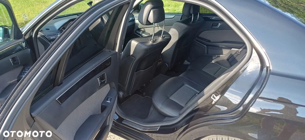 Mercedes-Benz Klasa E 220 CDI DPF BlueEFFICIENCY Automatik Avantgarde - 14