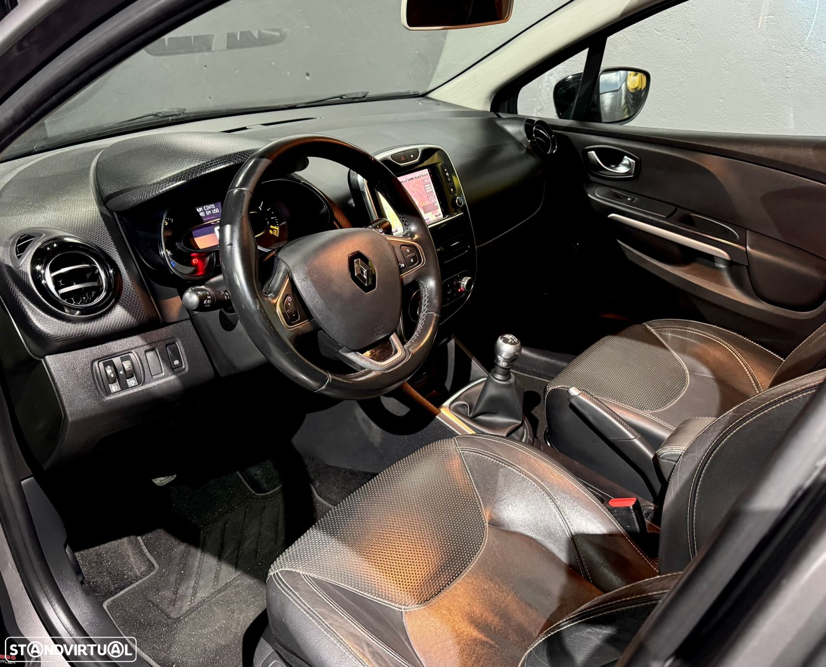 Renault Clio 1.5 dCi Dynamique S - 18