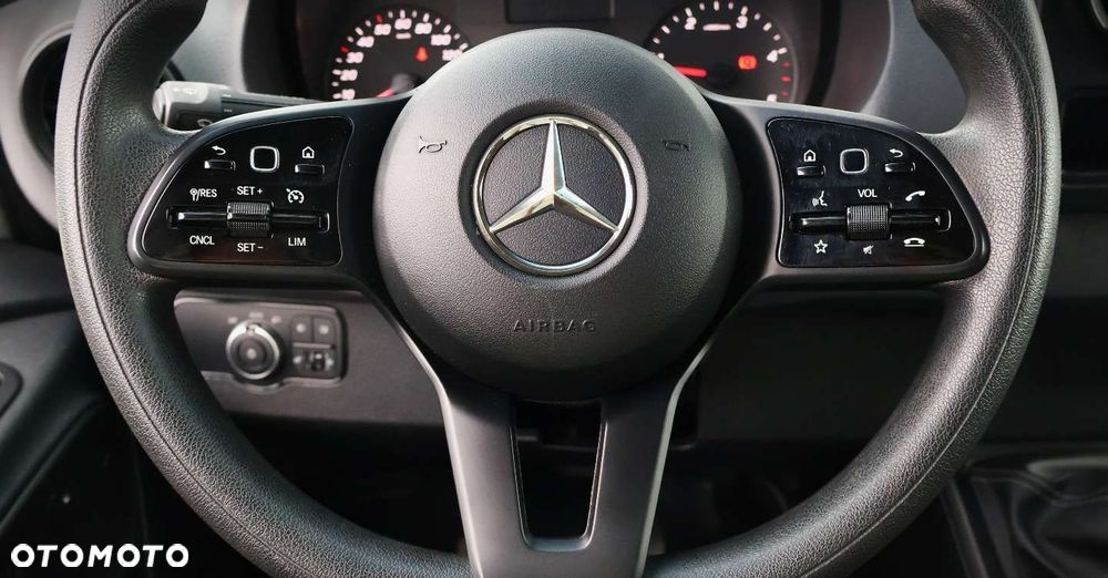 Mercedes-Benz Sprinter - 19