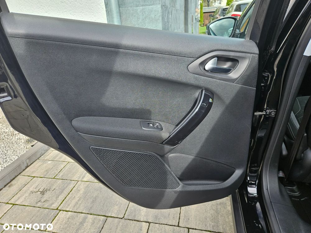 Peugeot 2008 - 11