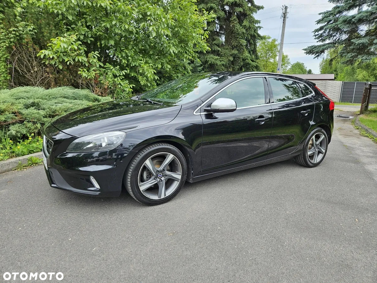 Volvo V40 D2 R-Design - 36
