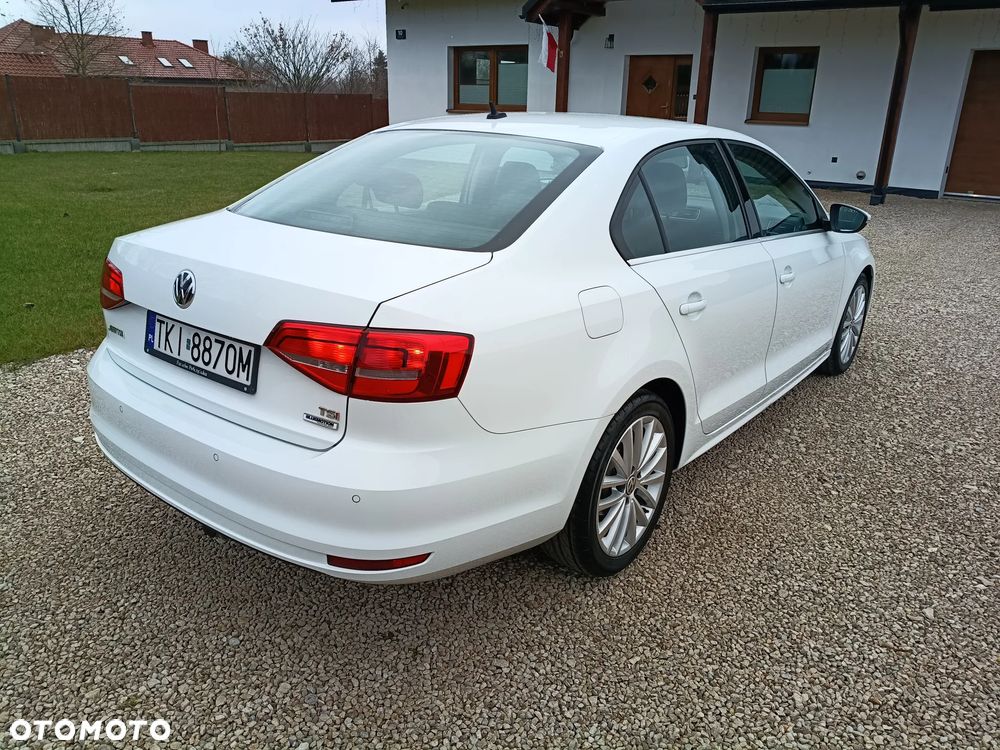 Volkswagen Jetta - 3