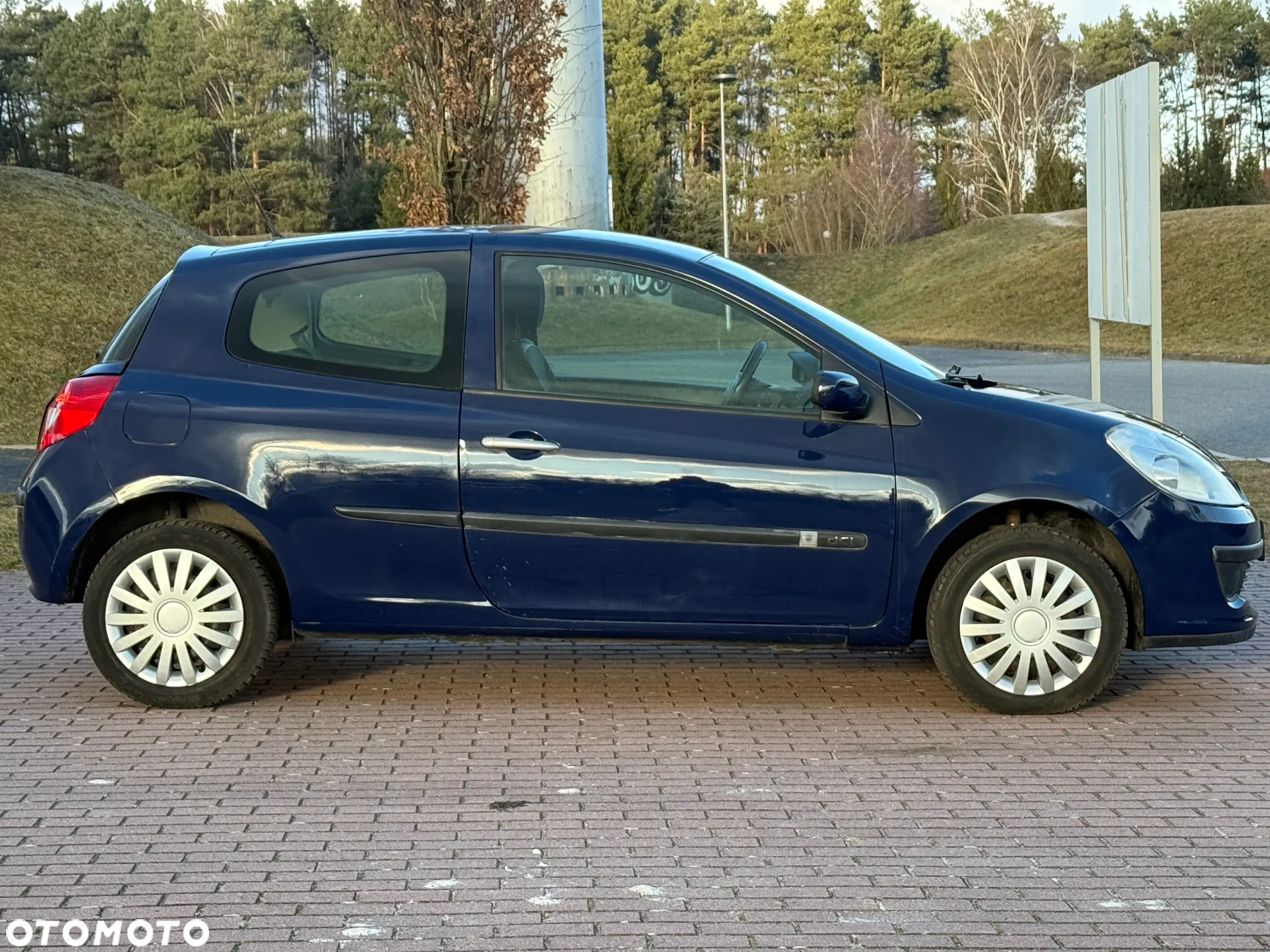 Renault Clio 1.2 16V Campus - 8