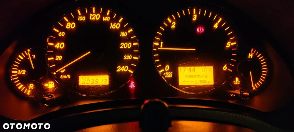 Toyota Avensis 2.0 D-4D - 7