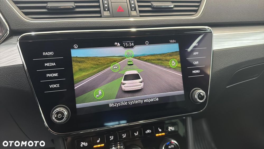 Skoda Superb 2.0 TDI SCR Ambition DSG - 24