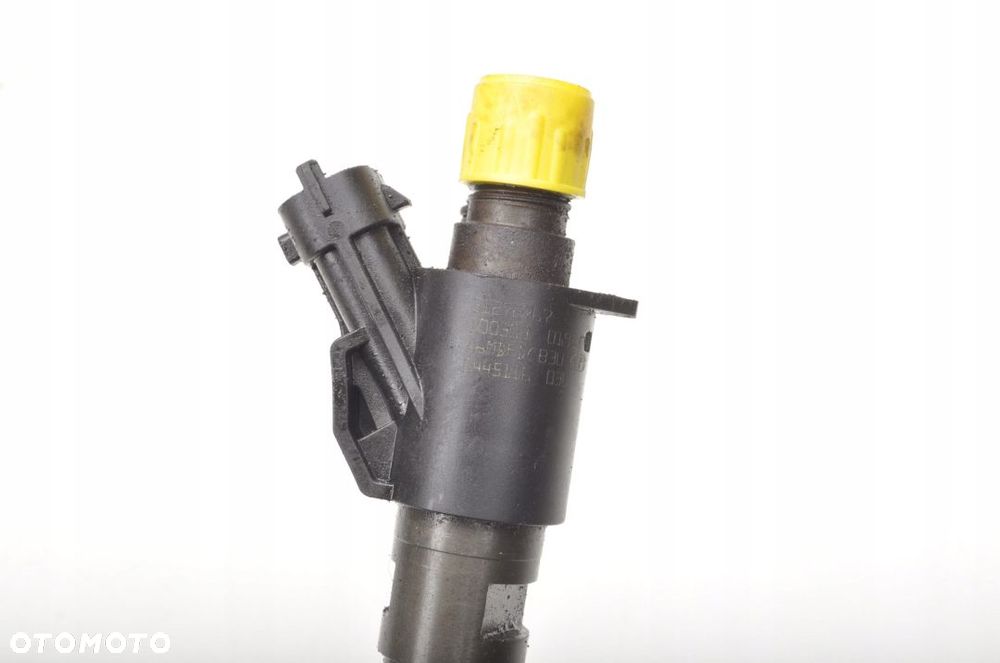 VOLVO V70 III 2.4 D5 WTRYSK 31272767 0445116036 - 2