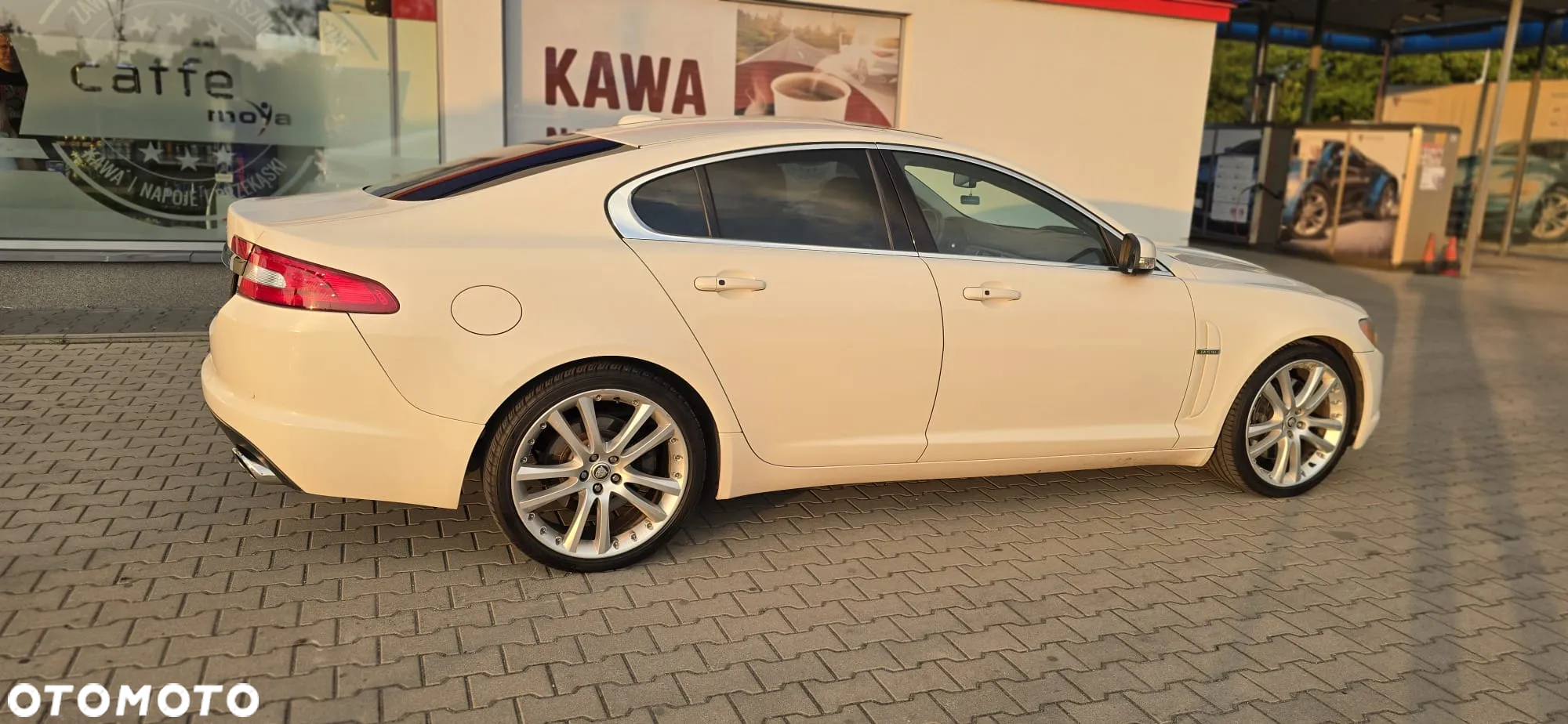 Jaguar XF 4.2 Super V8 - 4