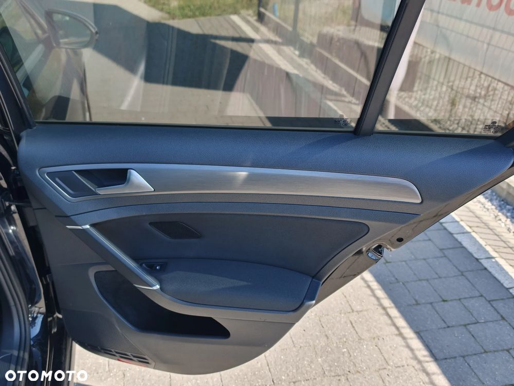 Volkswagen Golf - 13