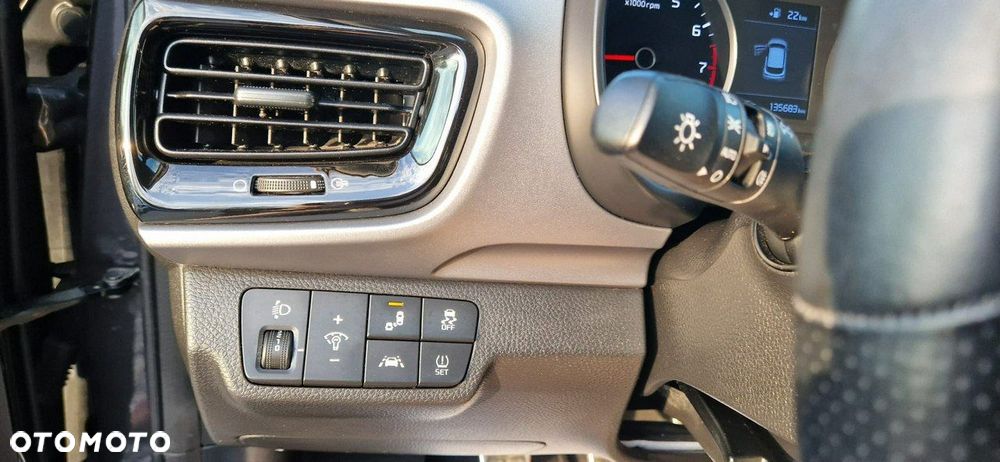 Kia Stonic - 38