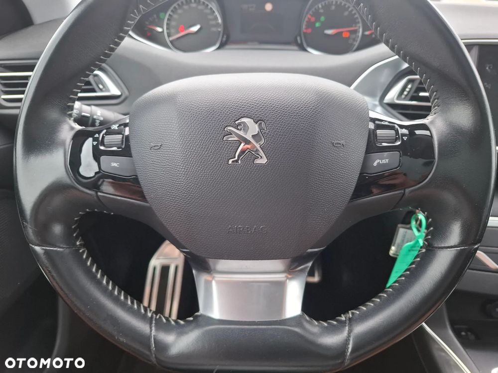 Peugeot 308 1.5 BlueHDi Allure S&S - 22