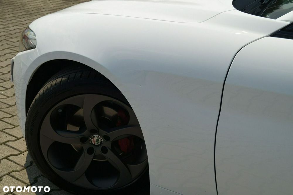 Alfa Romeo Giulia - 35