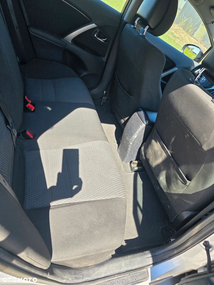 Toyota Avensis 1.8 Premium - 9