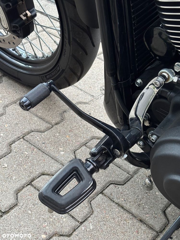 Harley-Davidson Softail Street Bob - 10