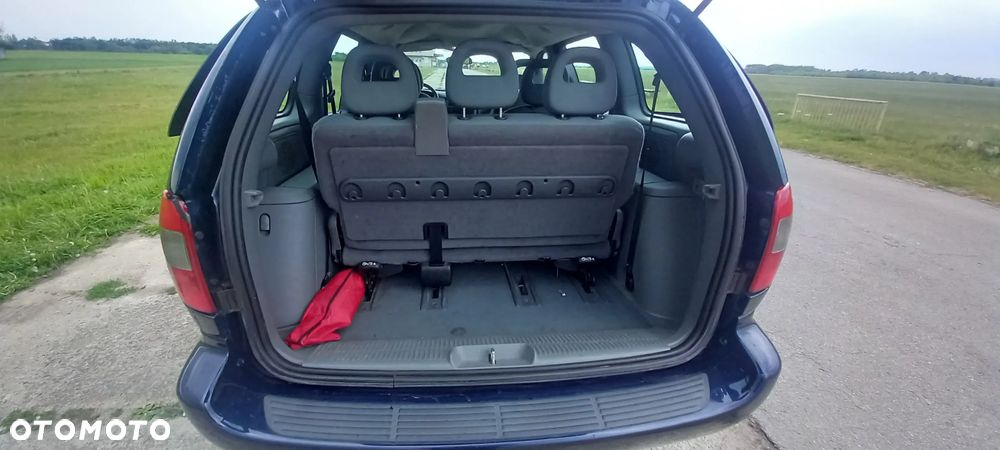Chrysler Voyager 2.4 SE - 9