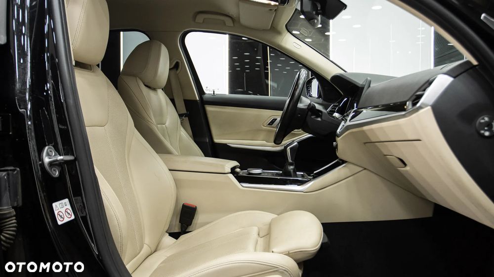 BMW Seria 3 320d M Sport - 19