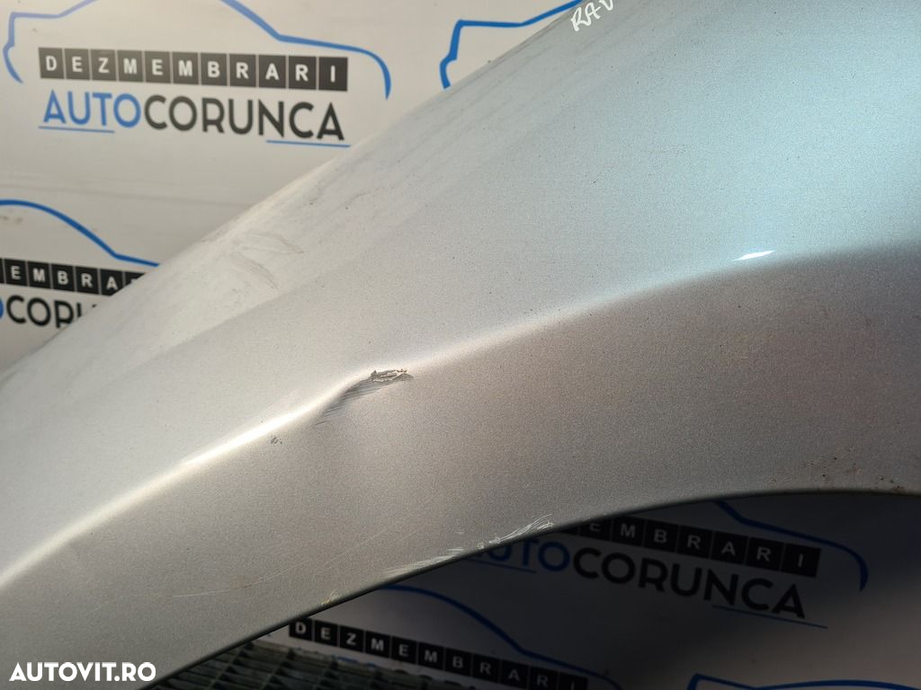 Aripa Stanga Fata Toyota RAV 4 III 2005 - 2009 4 Usi ARGINTIU (879) - 2