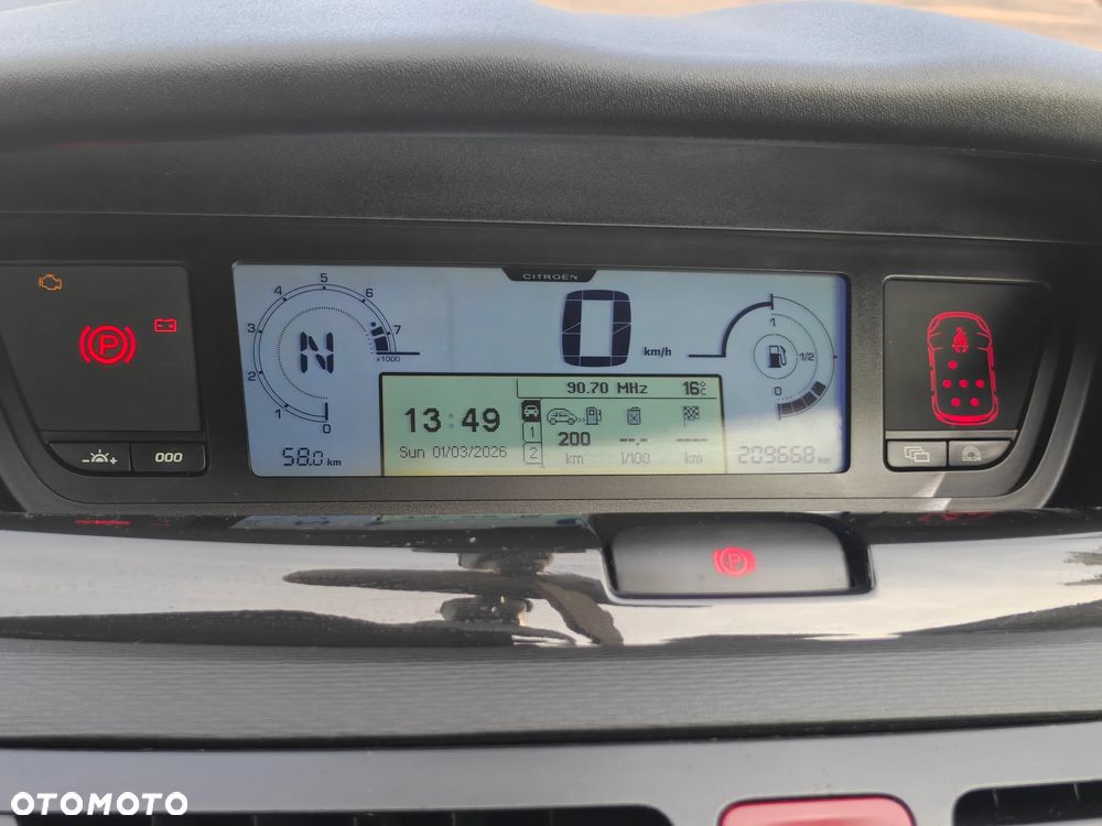 Citroën C4 Grand Picasso 2.0i Exclusive MCP - 32
