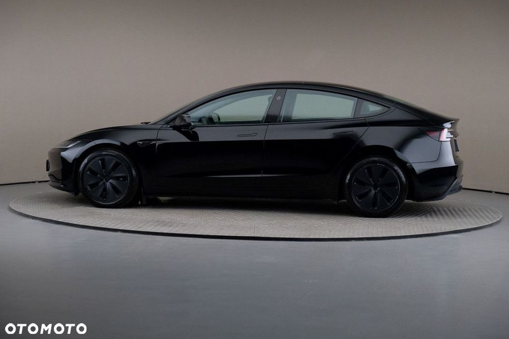 Tesla Model 3 - 4