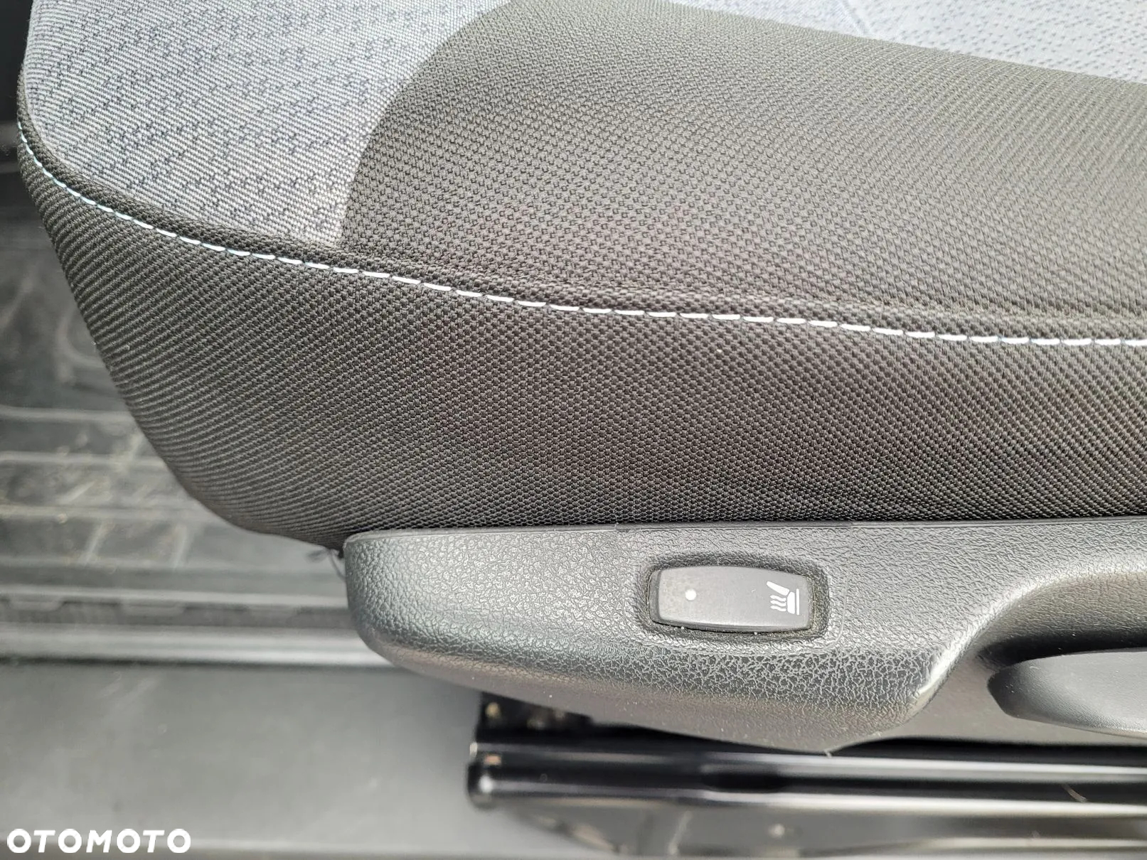 Opel Vivaro 3-osobowy Webasto Nawigacja super stan - 28