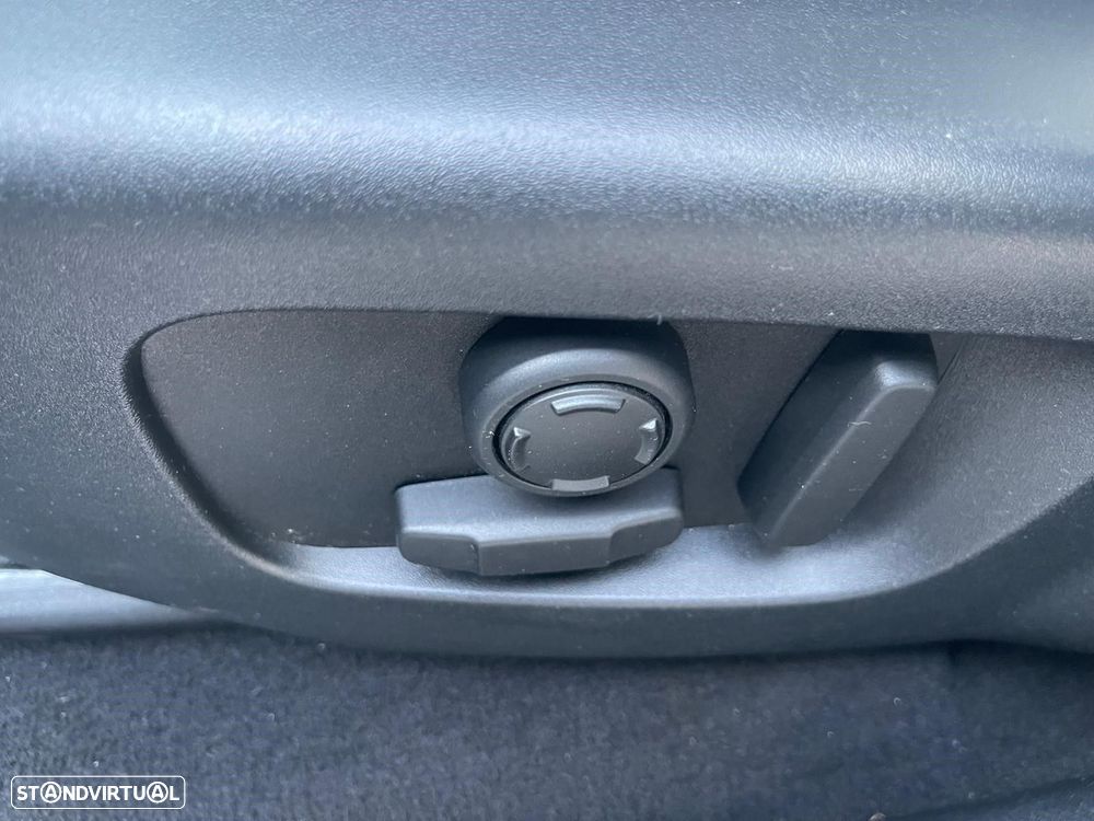 Land Rover Range Rover Velar 3.0 D300 AWD - 40