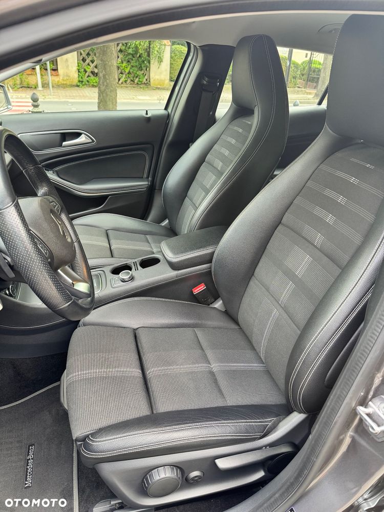 Mercedes-Benz GLA 180 7G-DCT Style - 10