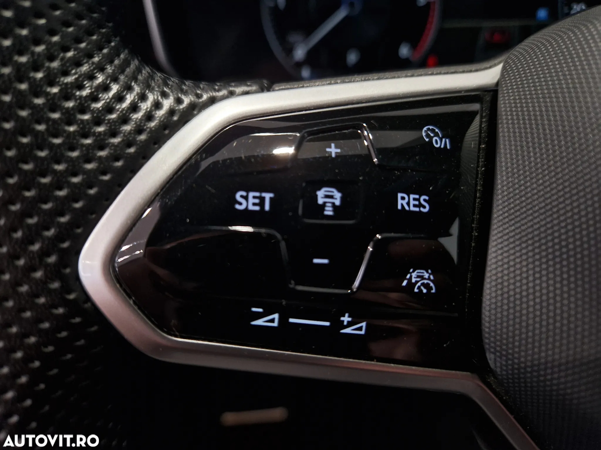 Volkswagen Touareg V6 TDI R-Style - 18