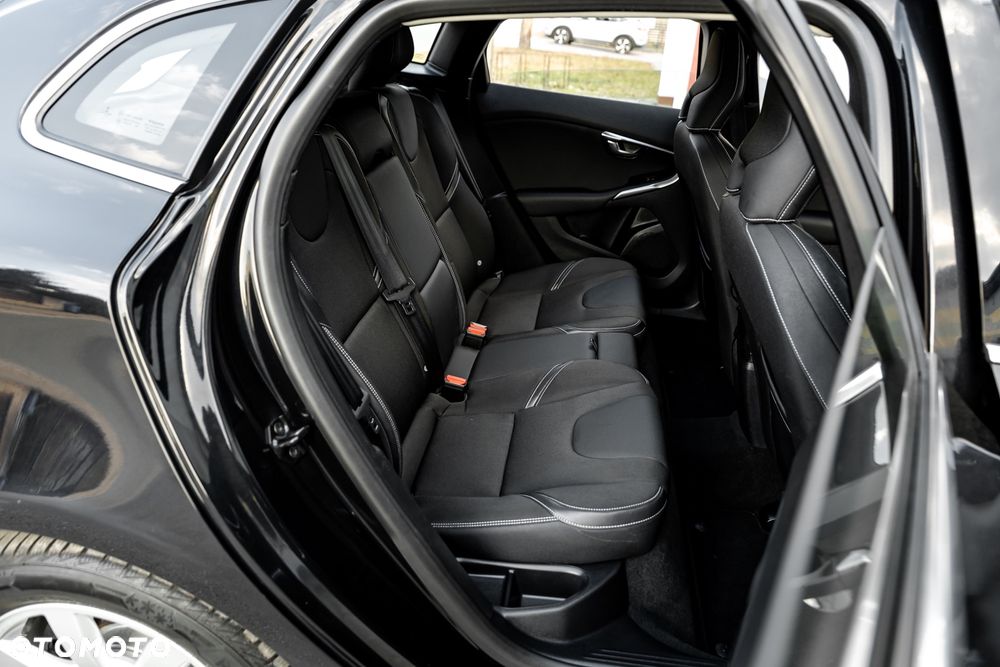 Volvo V40 D3 Geartronic Summum - 21