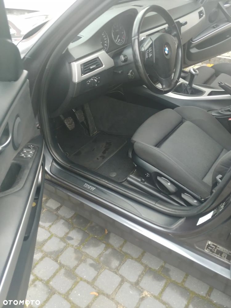 BMW Seria 3 318i - 6